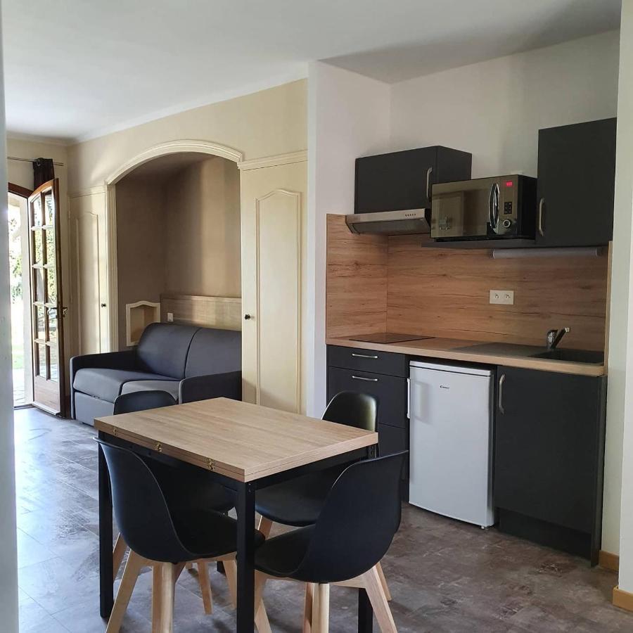 Auberge De La Tour -Appartements- Valros Εξωτερικό φωτογραφία