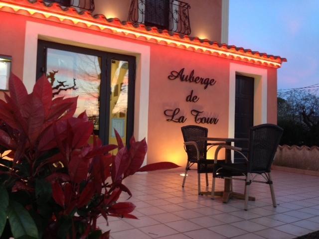 Auberge De La Tour -Appartements- Valros Εξωτερικό φωτογραφία