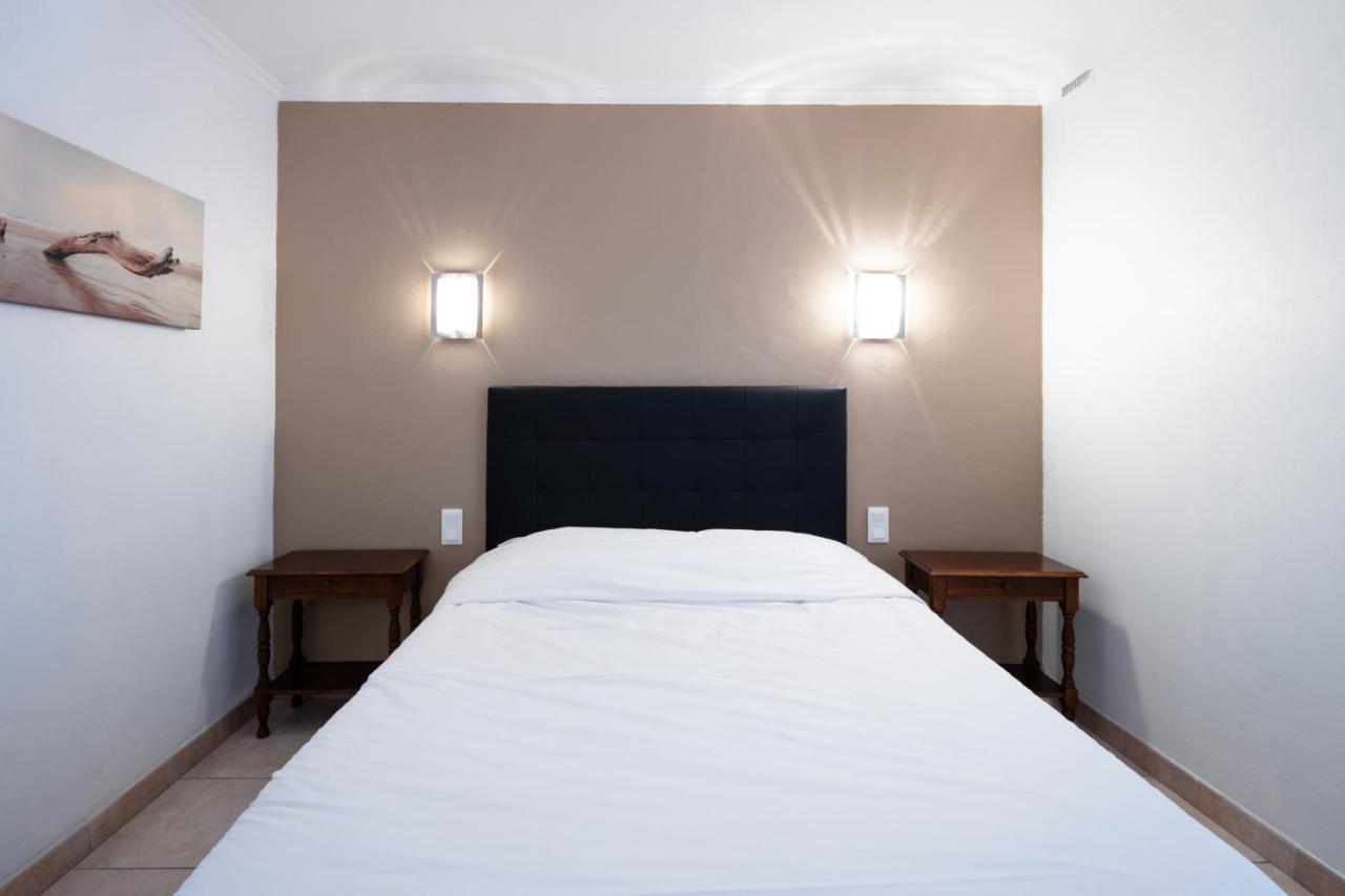 Auberge De La Tour -Appartements- Valros Εξωτερικό φωτογραφία