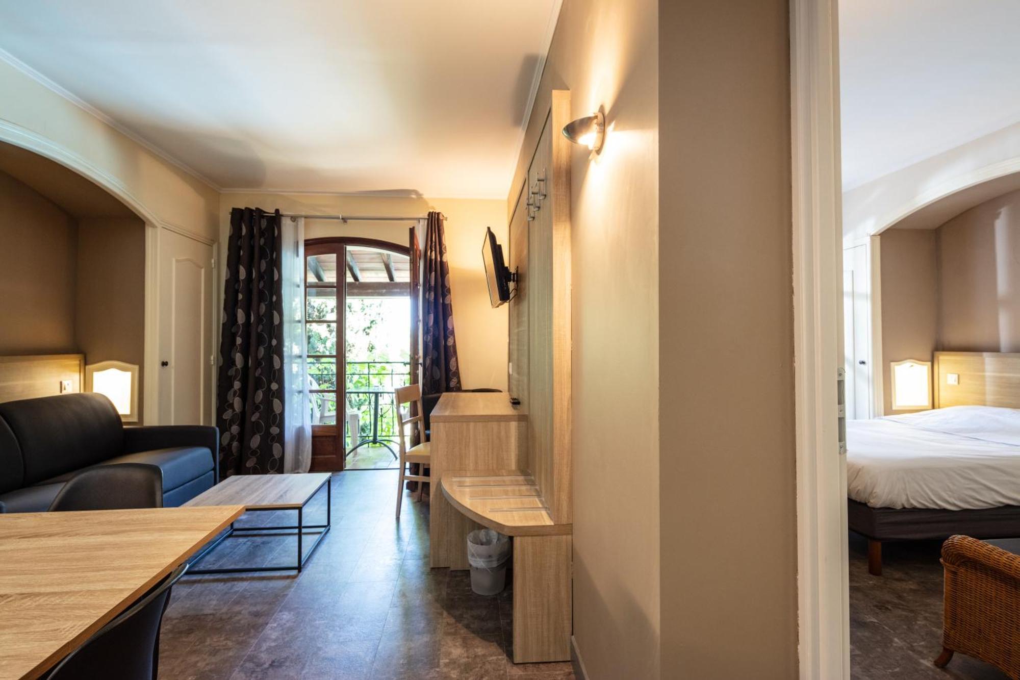 Auberge De La Tour -Appartements- Valros Εξωτερικό φωτογραφία