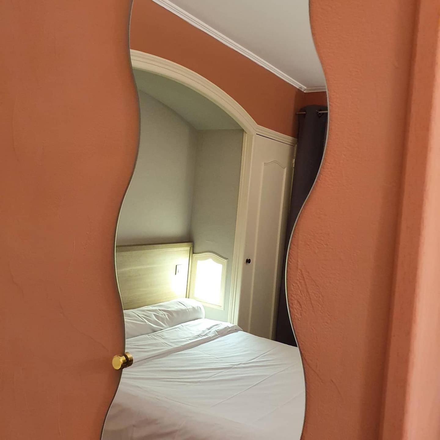 Auberge De La Tour -Appartements- Valros Εξωτερικό φωτογραφία
