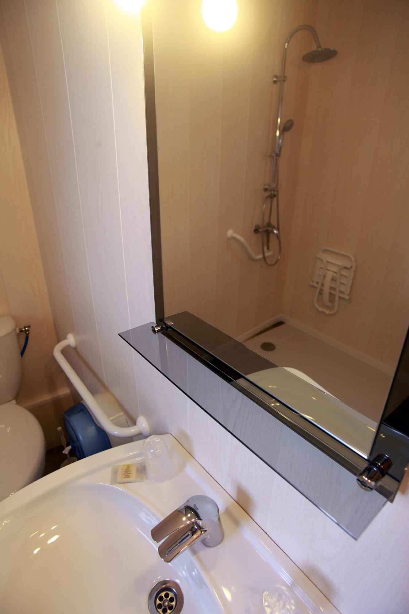 Auberge De La Tour -Appartements- Valros Δωμάτιο φωτογραφία